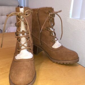 BareTraps Hadlee Brown Lace-Up Boots with Cream Details.
